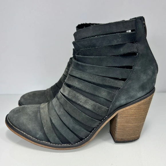 Free People Distressed Charcoal Leather Hybrid Heel Strappy Ankle Boots Size 39 - Picture 12 of 12